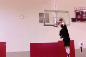 可遇不可求！拉文那些年训练中的炸裂扣篮！