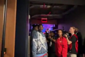 全明星赛前文班对华子放下狠话：我会盯防你！👀华子：...